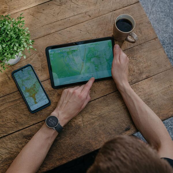 SUUNTO 9 Peak Pro Montre Sport Homme Femme, 95+ Sports, Tracker d'Activités GPS, Smartwatch Soins de Santé 24/7, Cardiofréquencemètre, Altimètre, Baromètre, 21 Jours d'Autonomie