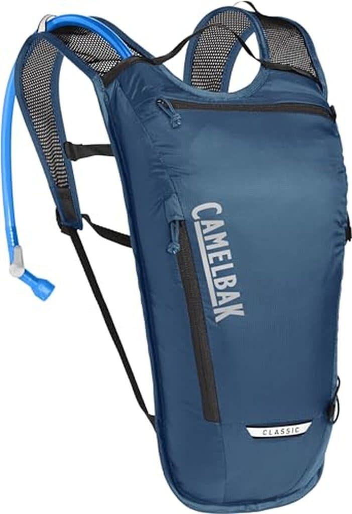 Test du camelbak classic light : sac d'hydratation polyvalent en bleu marine