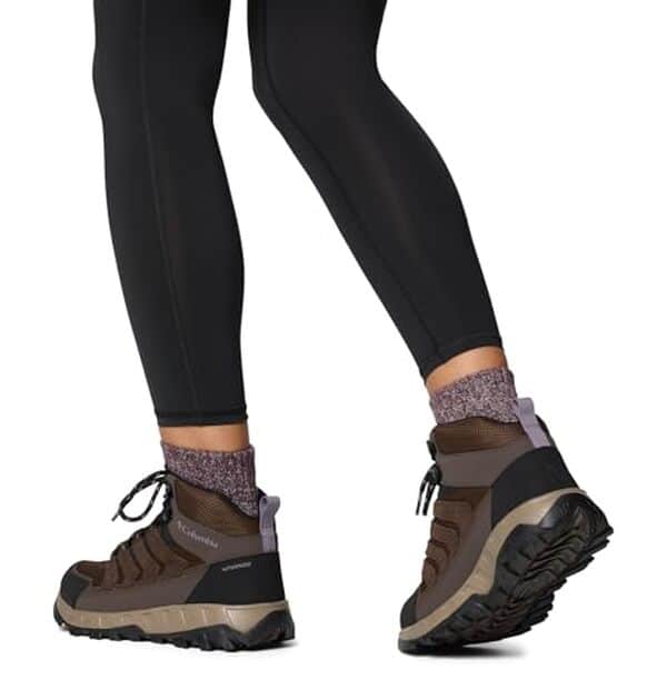 Découvrez notre analyse des Columbia Strata Trail Mid WP, des chaussures alliant robustesse et légèreté pour les femmes en quête d'aventure.