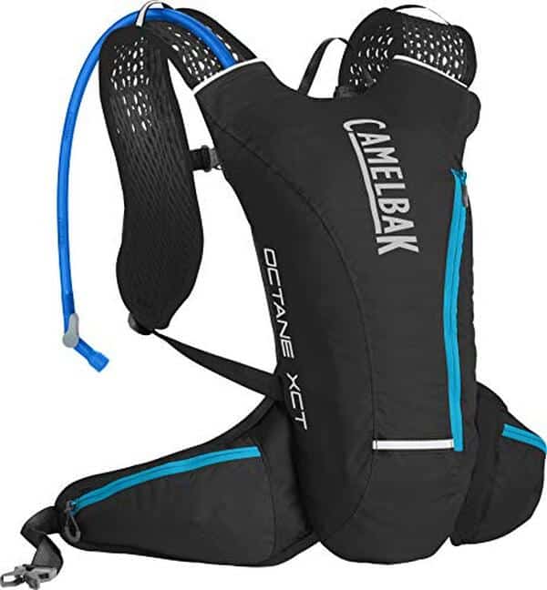 Découvrez notre test complet du sac d'hydratation Camelbak Octane noir/atomic blue : performances, confort et praticité pour vos activités en plein air. 