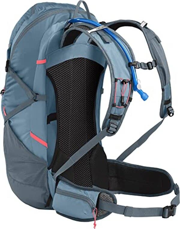 Découvrez notre test détaillé du sac à dos CamelBak Fourteener 30 pour femmes : ergonomie, capacité et confort pour la randonnée. 