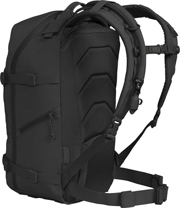 Découvrez notre test complet du sac d'hydratation Camelbak Sparta 30L : caractéristiques, performances et avis pour choisir le meilleur sac de randonnée.